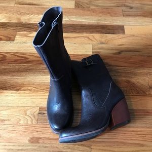 Korks heeled boots